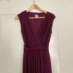 Sleeveless Burgundy V-Neck Dress